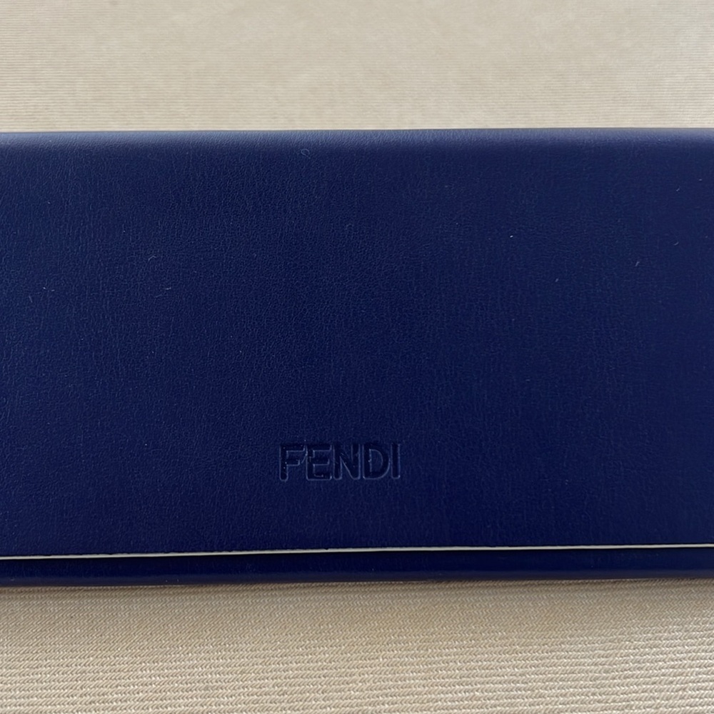 Fendi Round Pearl Frame Sunglasses - Picture 9 of 14